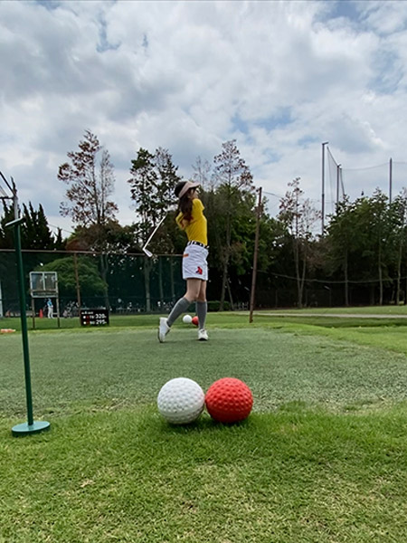 0836　ティーグラウンドで振りきった時