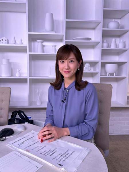 カメラ目線青衣装