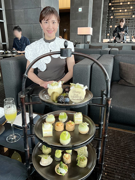 徳田とアフタヌーンティーセット