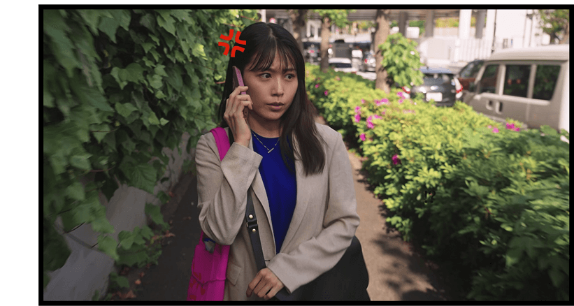 怒って電話をかける石子