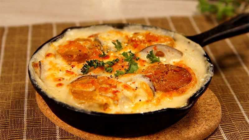 ◾大衆肉バル CHICO「あん肝とれんこんのパングラタン」880円