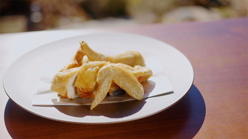 神奈川・鎌倉 「テレビマンの姿勢を学んだ！ひな鶏の素揚げ」 （※人生最高の一品）