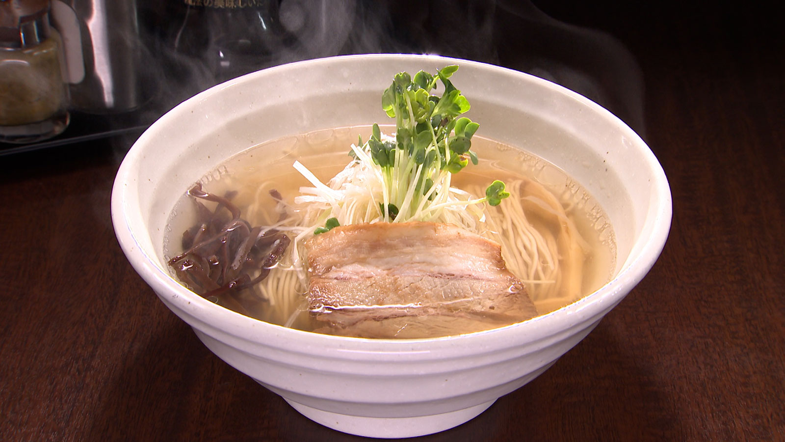 【高知県内の食材をふんだんに使用した鯛塩らーめん専門店！】