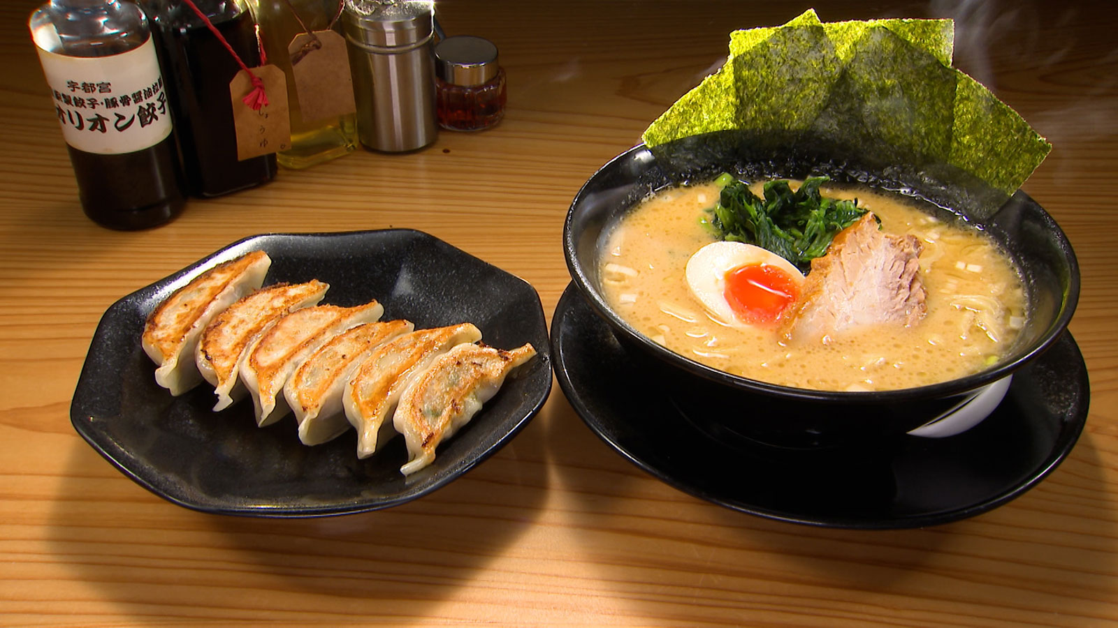 【餃子の本場宇都宮で連日大賑わい！お肉たっぷりの餃子が楽しめるお店！】