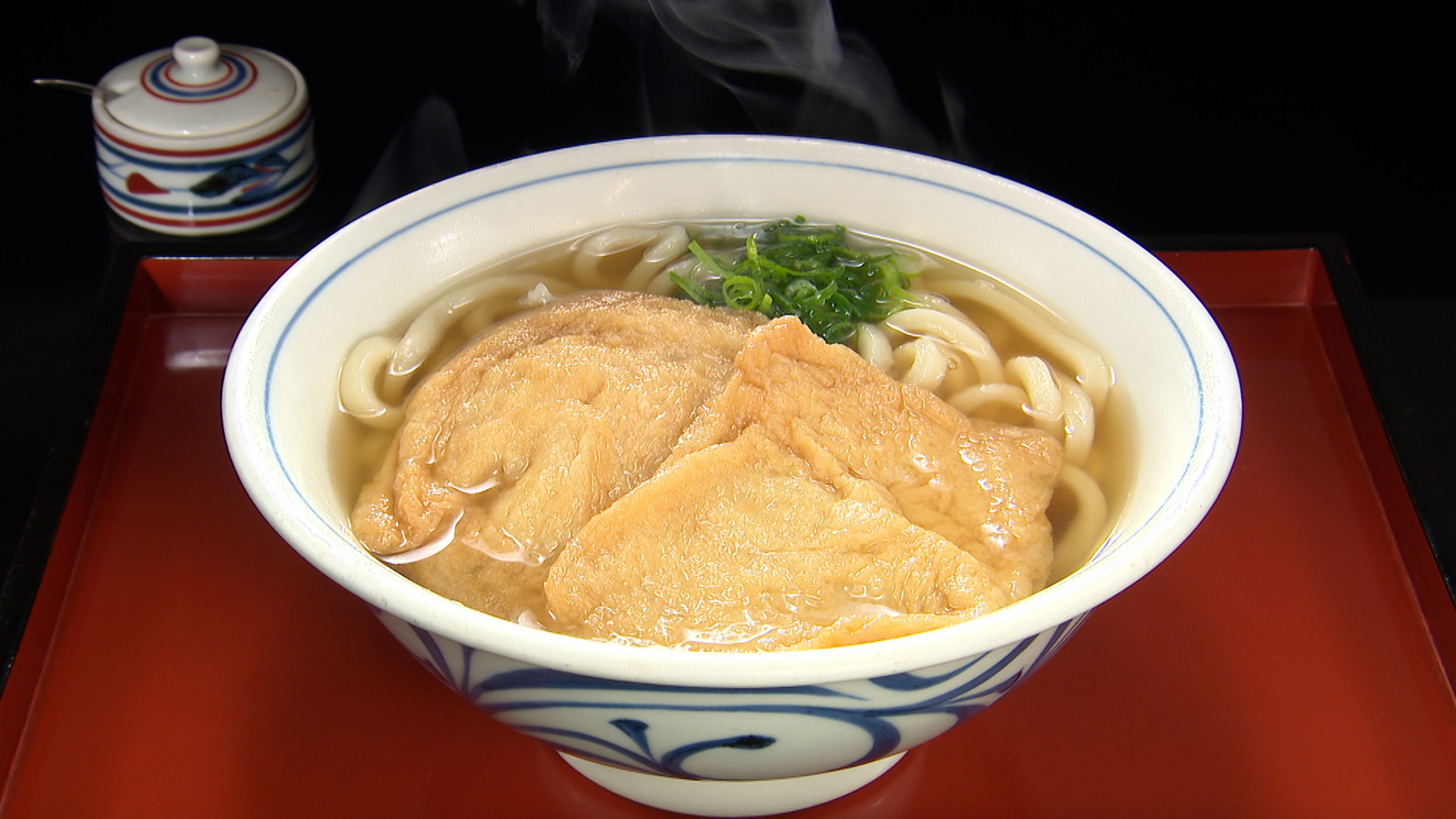 【地元の方で連日大盛況！フワフワ食感が特徴の絶品うどん！】