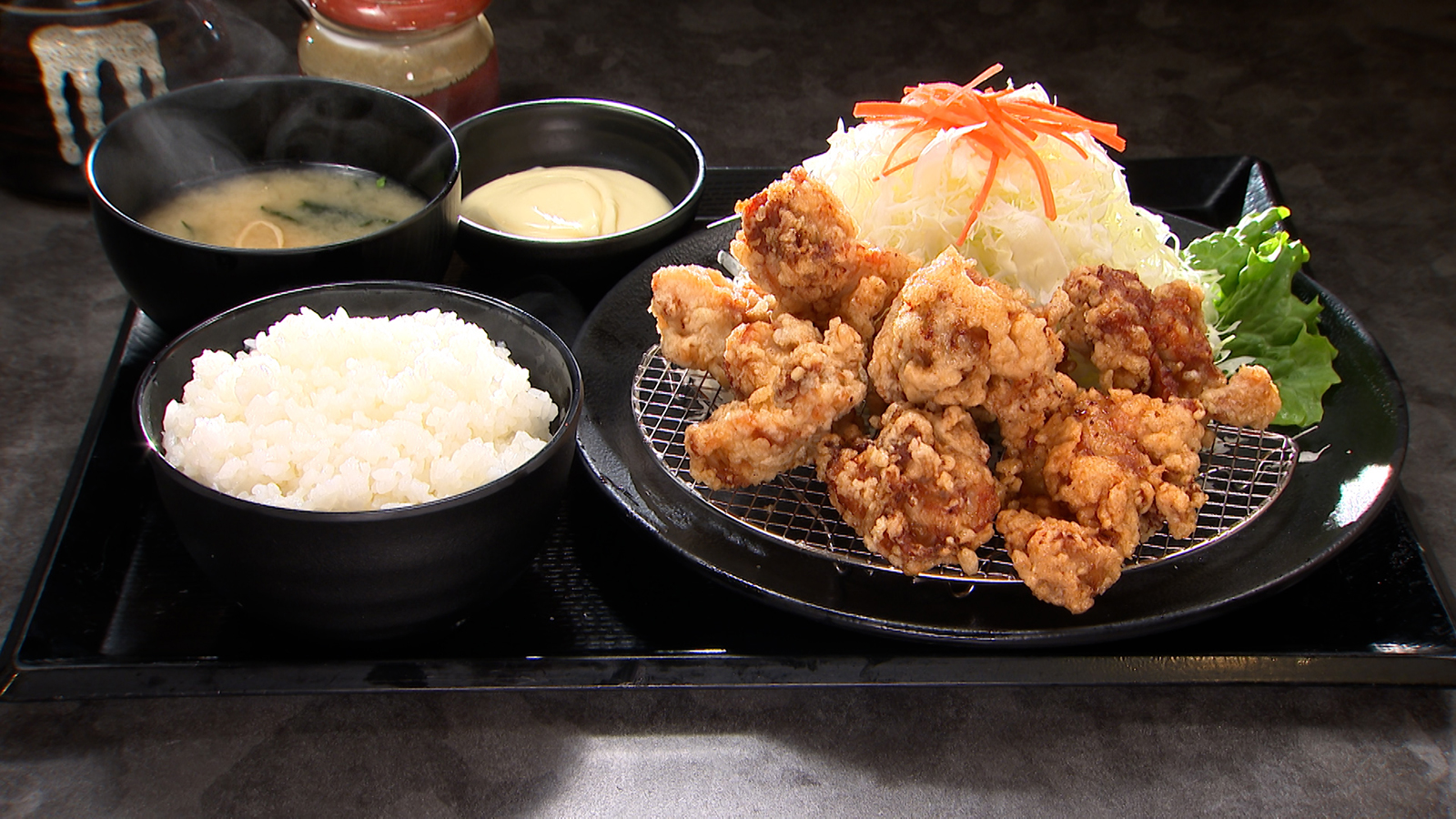 【松山の若者から根強い人気を誇る鶏肉料理専門店！】