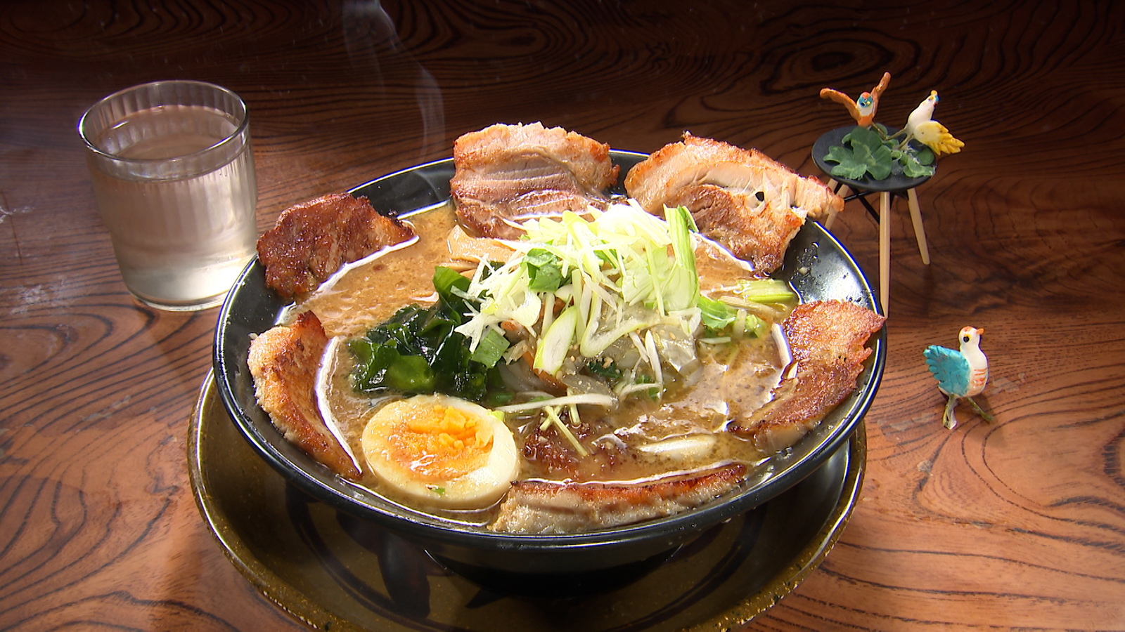 【濃厚な味がやみつきになる人気のラーメン店！】