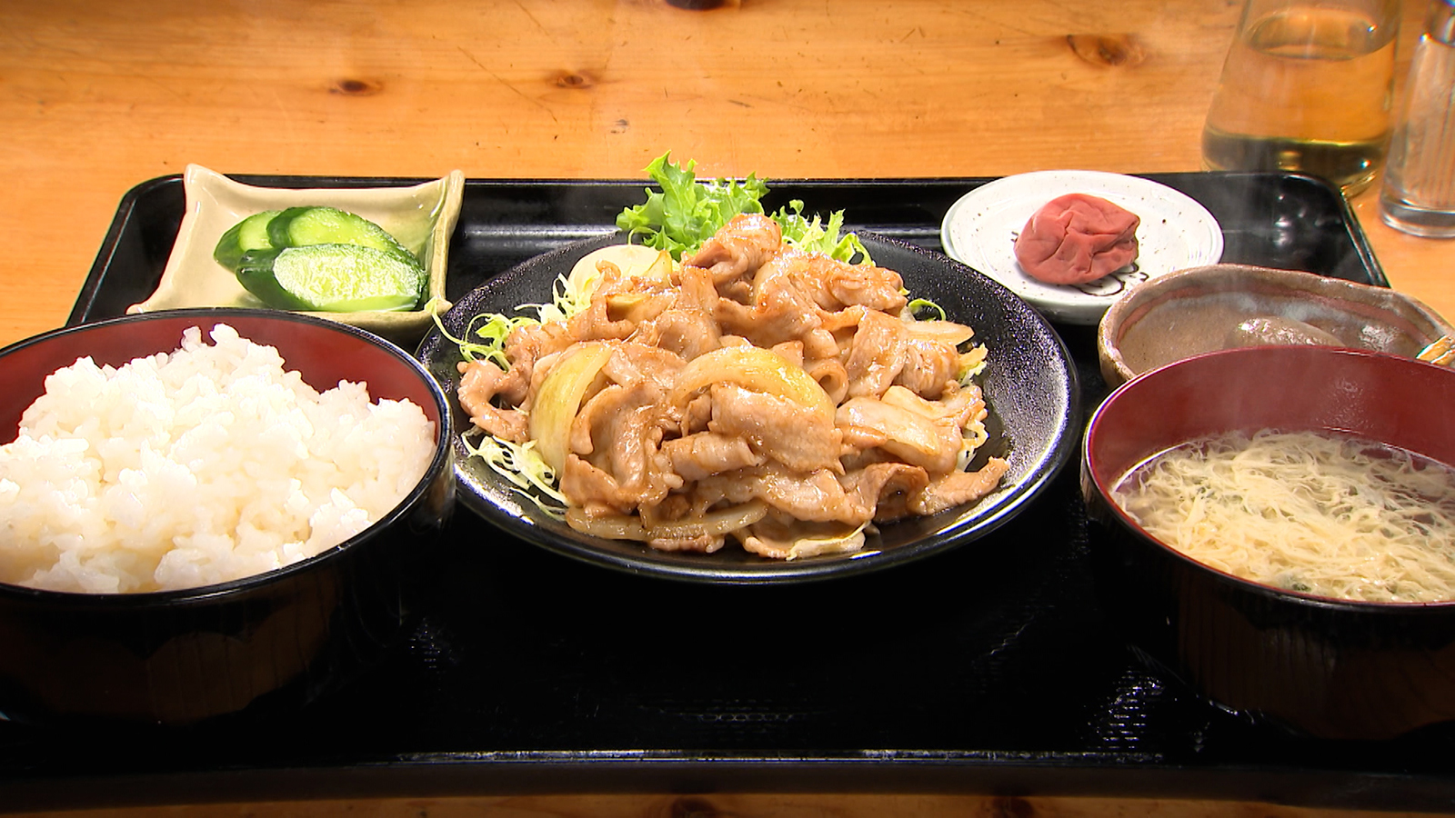 【地元食材を使ったメニューがいただける大人気の食堂】