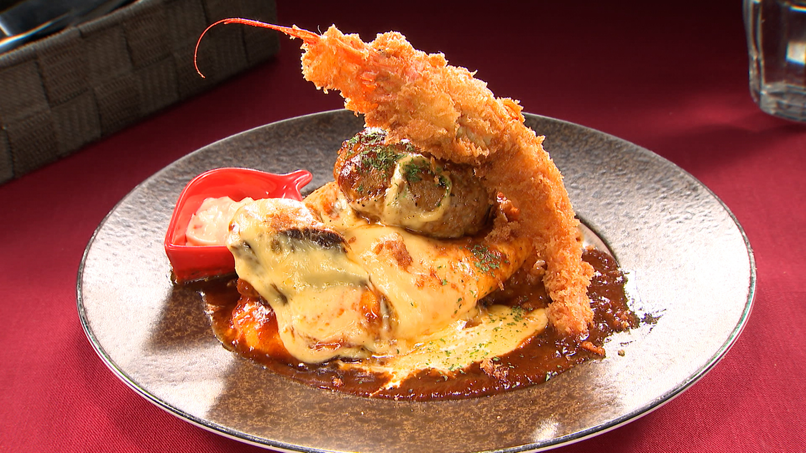 【学生にも大人気！ボリューム満点のオムライスが美味しい洋食屋さん！】