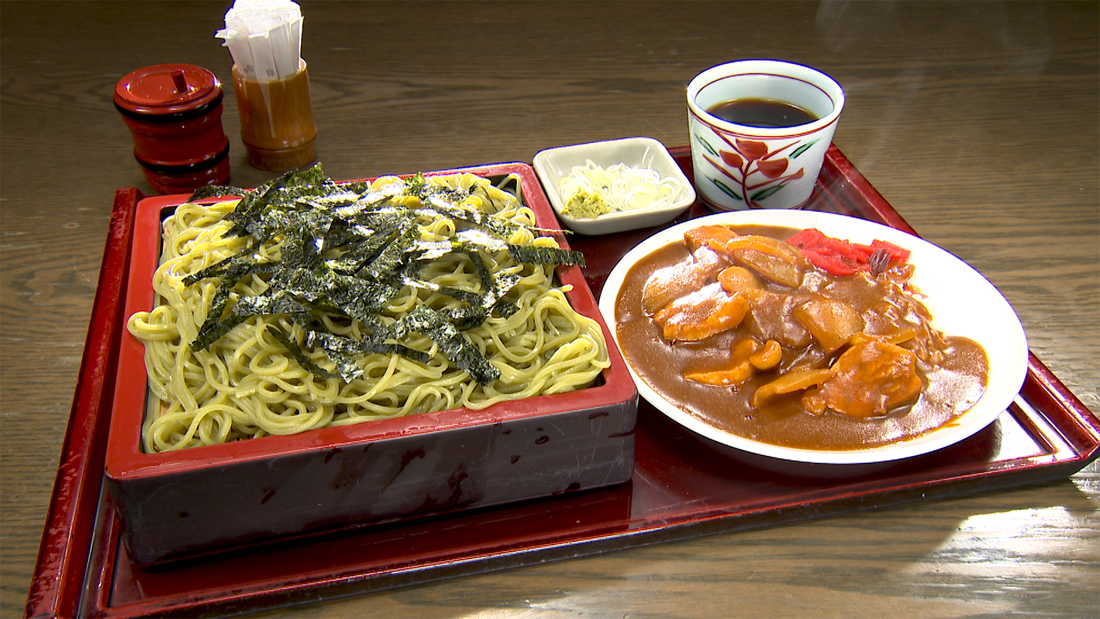 こだわり満載の行列店「そば処水元やぶ」