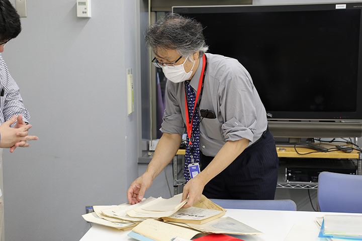 写真 たくさんの資料