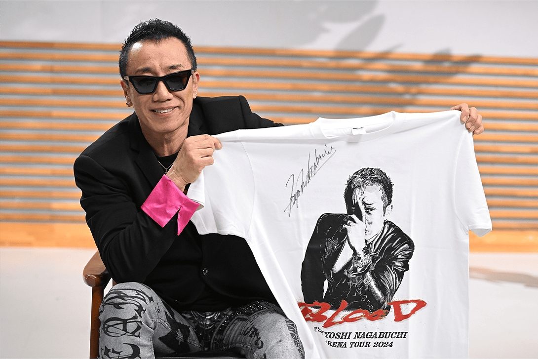 長渕剛の直筆サイン入りTシャツ 写真